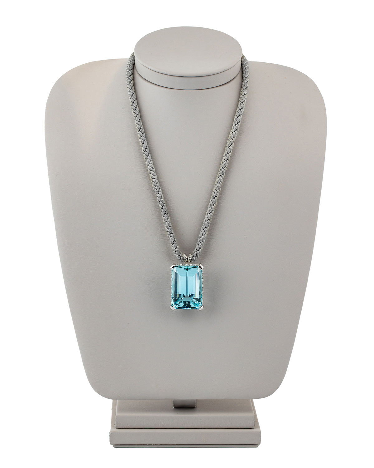 Aquamarine Necklace with an 107.62 Carats Aquamarine and Diamonds